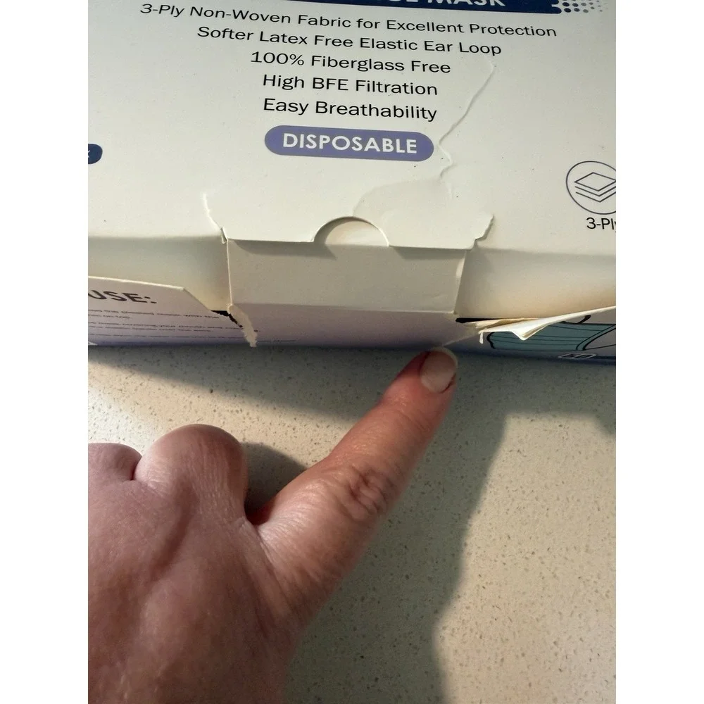 (Box of 50) *NEW* MAGICARE MSK099MGCP-BX - Ear Loop 3-Ply Disposable Face Masks